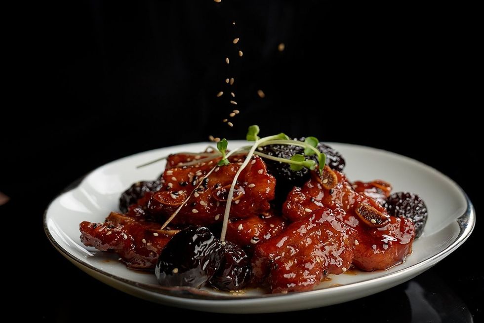 台北聚餐台菜餐廳推薦！「爆汁排骨酥、肉凍白斬雞、經典佛跳牆」等，精緻台式佳餚這裡吃
