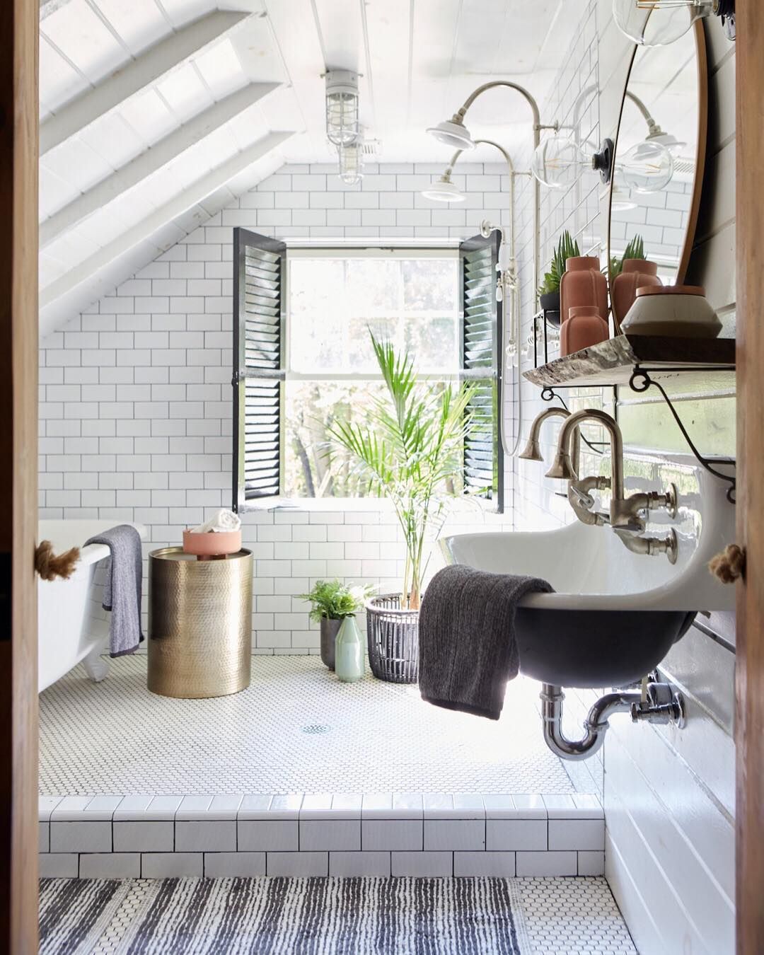 36 Bathroom Decorating Ideas on a Budget - Chic and Affordable