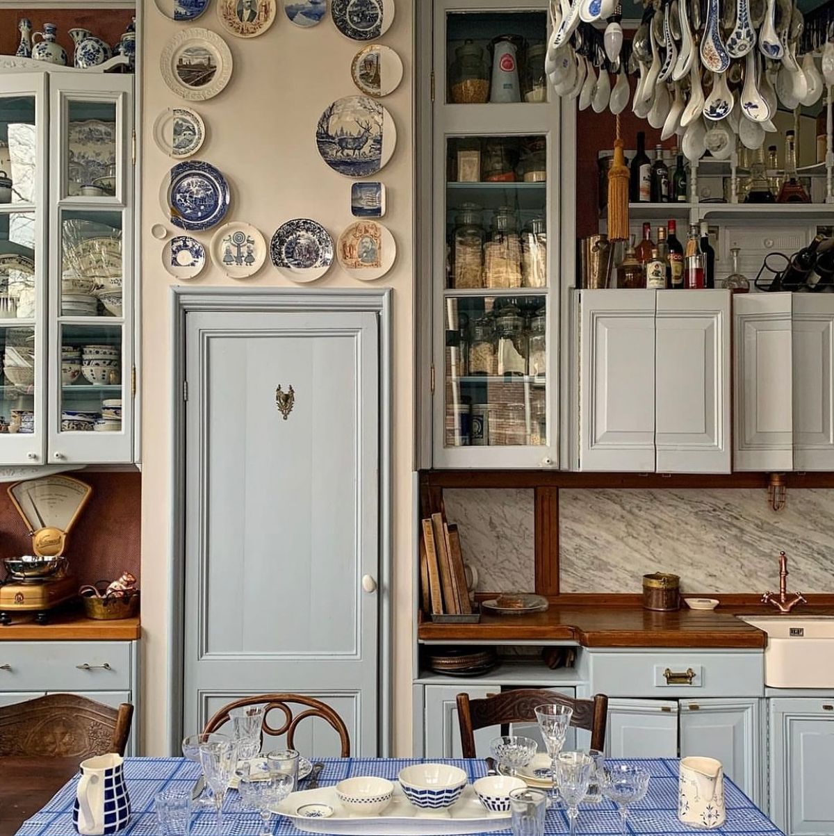 These 15 Kitchen Cabinet Decor Ideas Are Above and Beyond