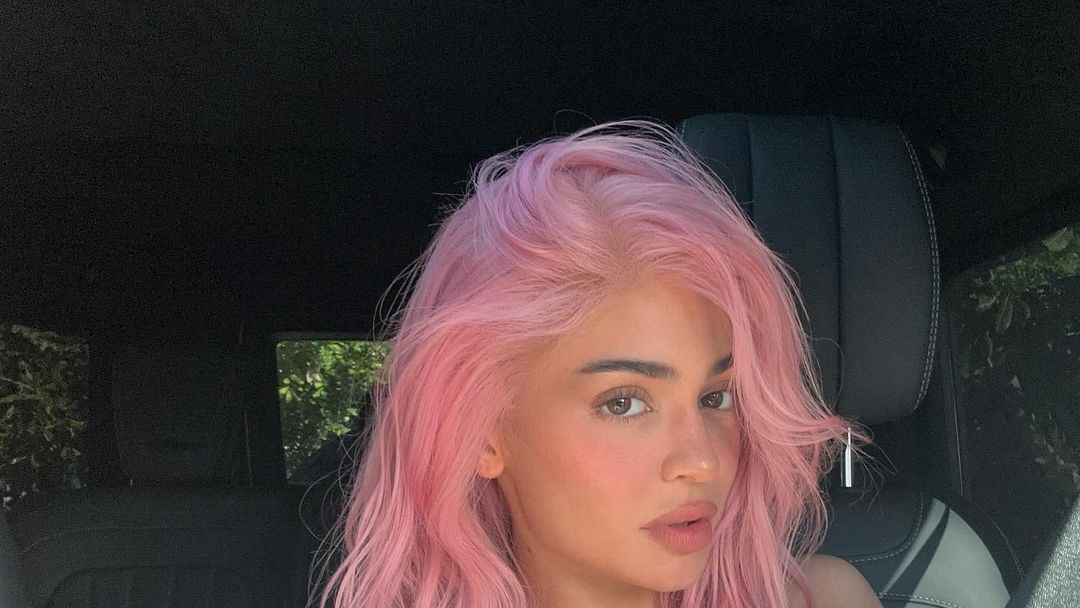Kylie Jenner Debuts Cotton-Candy Pink Hair—to the Delight of Her Fans