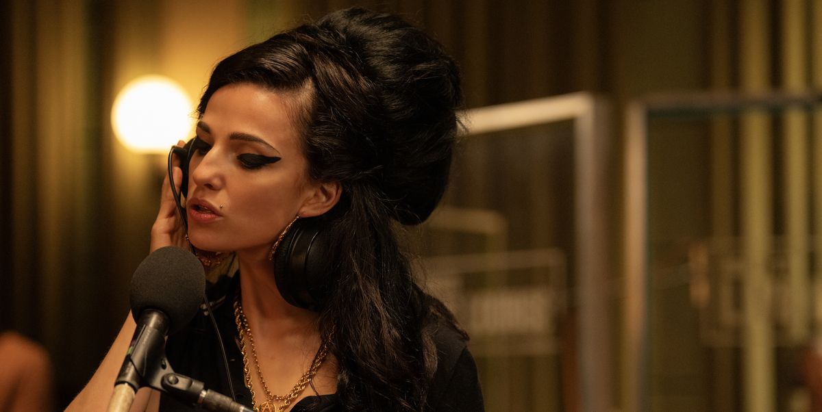 marisa abela stars as amy winehouse in director sam taylor johnson's back to black, a focus features release credit courtesy of dean rogersfocus features