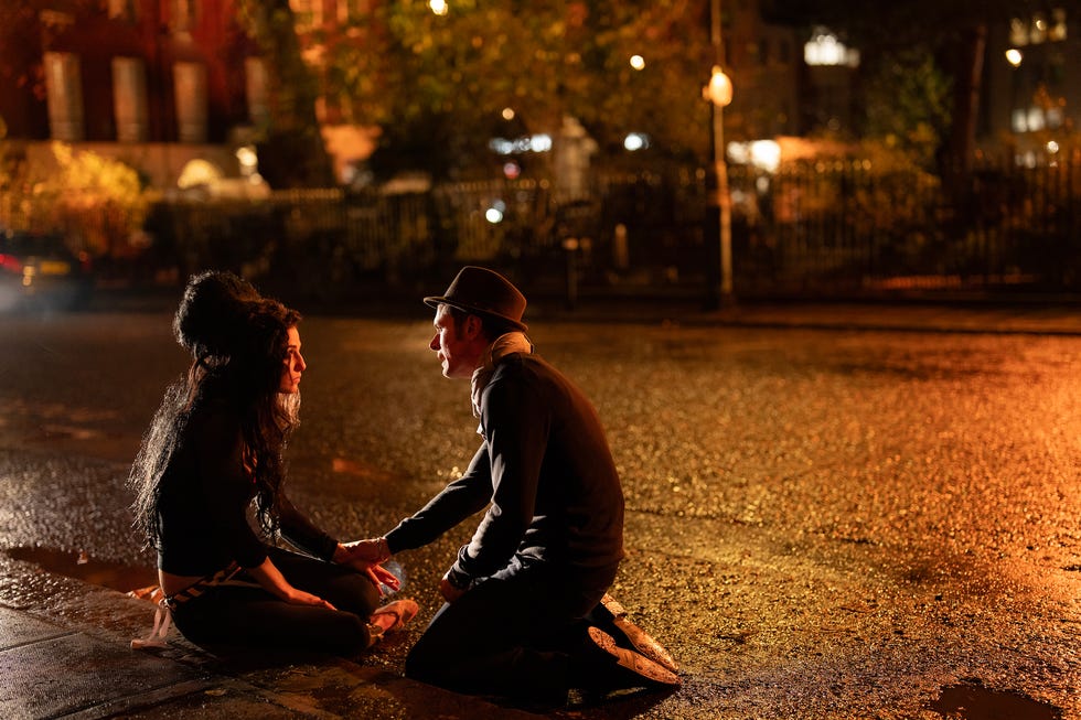 l to r marisa abela as amy winehouse and jack o'connell as blake fielder civil in director sam taylor johnson's back to black, a focus features release credit  courtesy of dean rogersfocus features