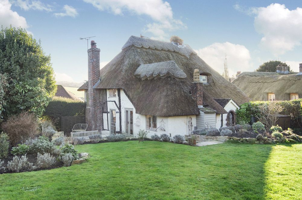 Idyllic Fairy Tale Thatched Cottage Dating Back To 1580 For Sale In Sussex