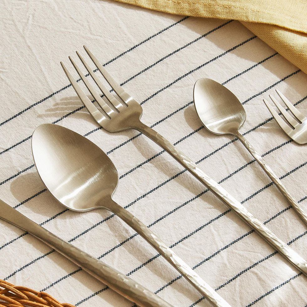 CUTLERY SET WITH HANDLE DETAIL (SET OF 4) - Blue gray - Zara