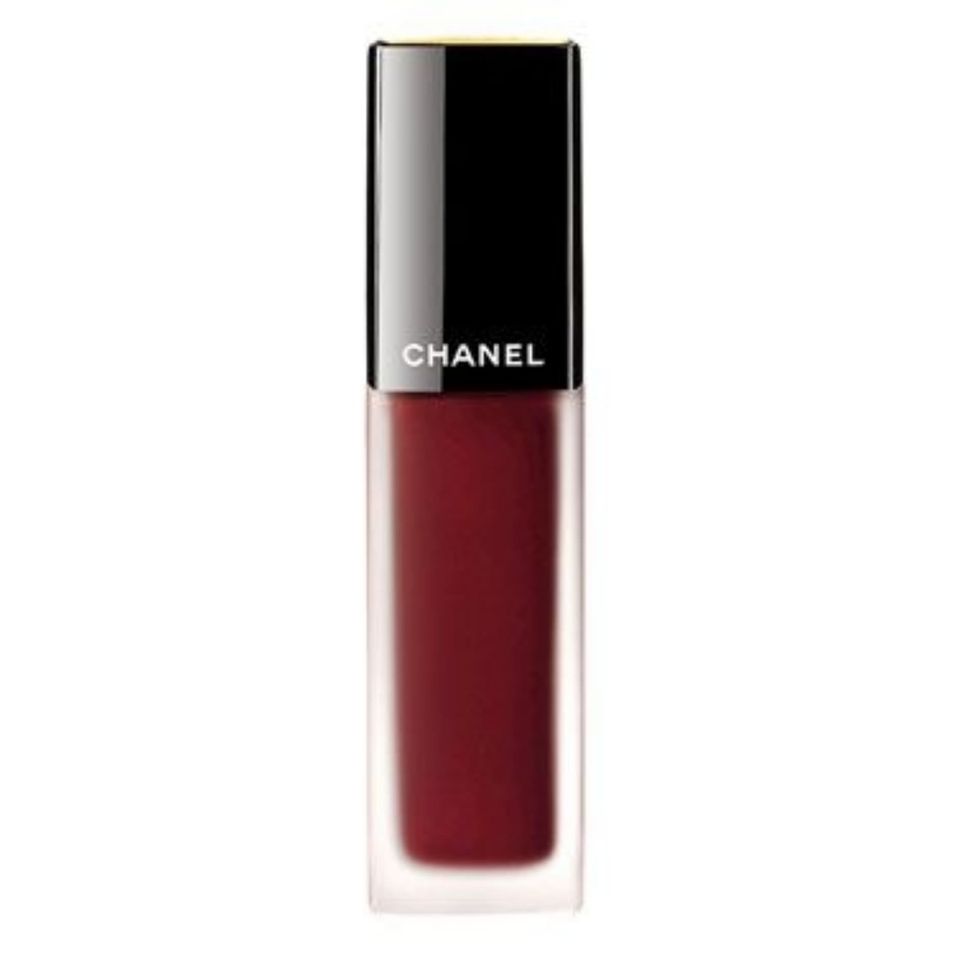 Red, Cosmetics, Beauty, Product, Pink, Lip gloss, Water, Liquid, Material property, Fluid, 