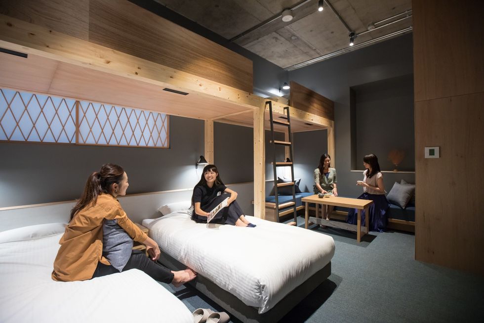 日本最美「女生宿舍」！金澤 KUMU 飯店，共享住宿 + 現代茶屋的超完美結合！