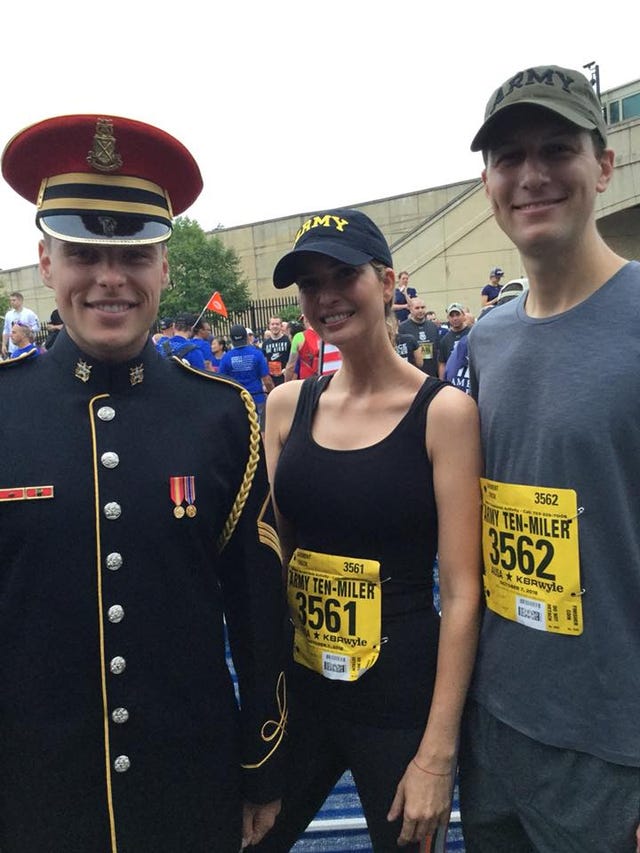 People, Yellow, Recreation, Running, Half marathon, Marathon, Muscle, Uniform, Team, Long-distance running, 