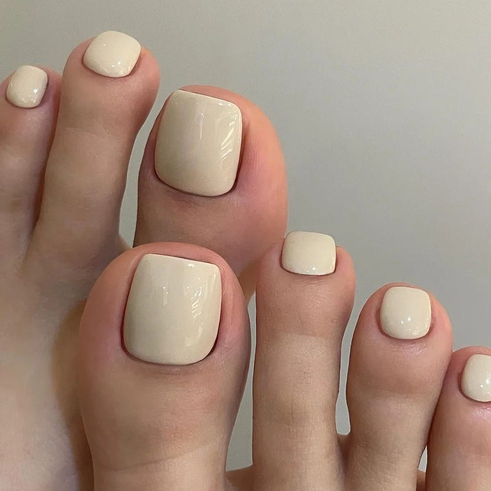 Los mejores colores de uñas para los pies para una pedicura limpia y elegante