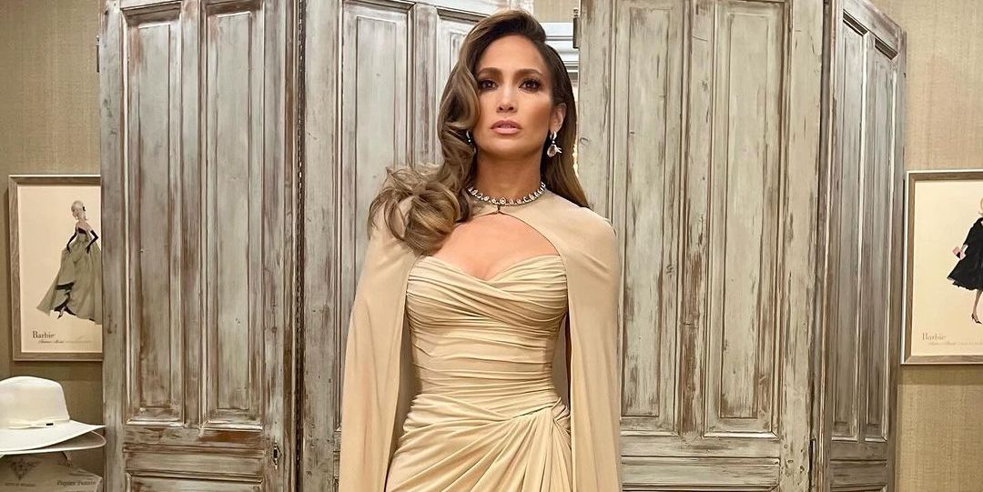 Jennifer Lopez's dress is reminiscent of her 'Maid in Manhattan' dream dress