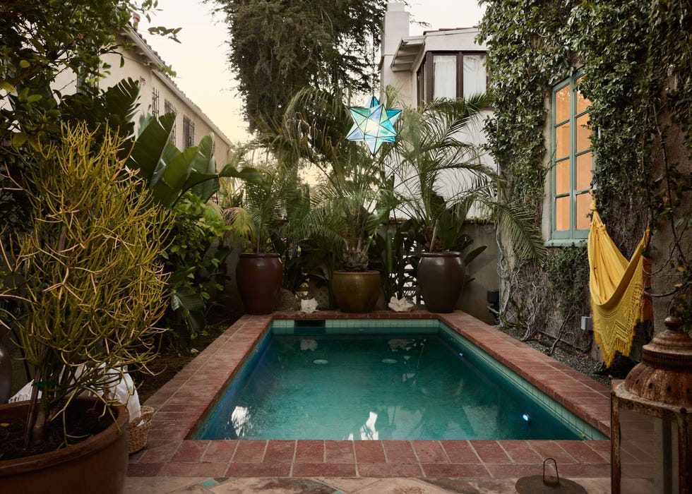 a dipping pool in the garden at 2034 grace avenue. ﻿