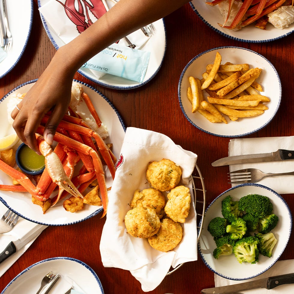 red lobster crab legs cheddar bay biscuits