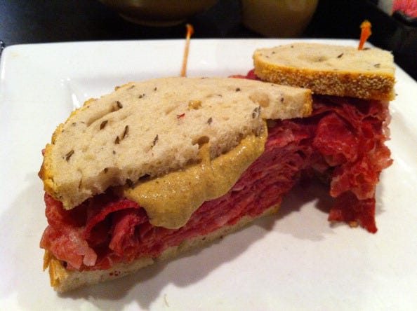 Dish, Food, Cuisine, Pastrami, Ingredient, Corned beef, Bacon sandwich, Beef, Meat, Delicatessen, 