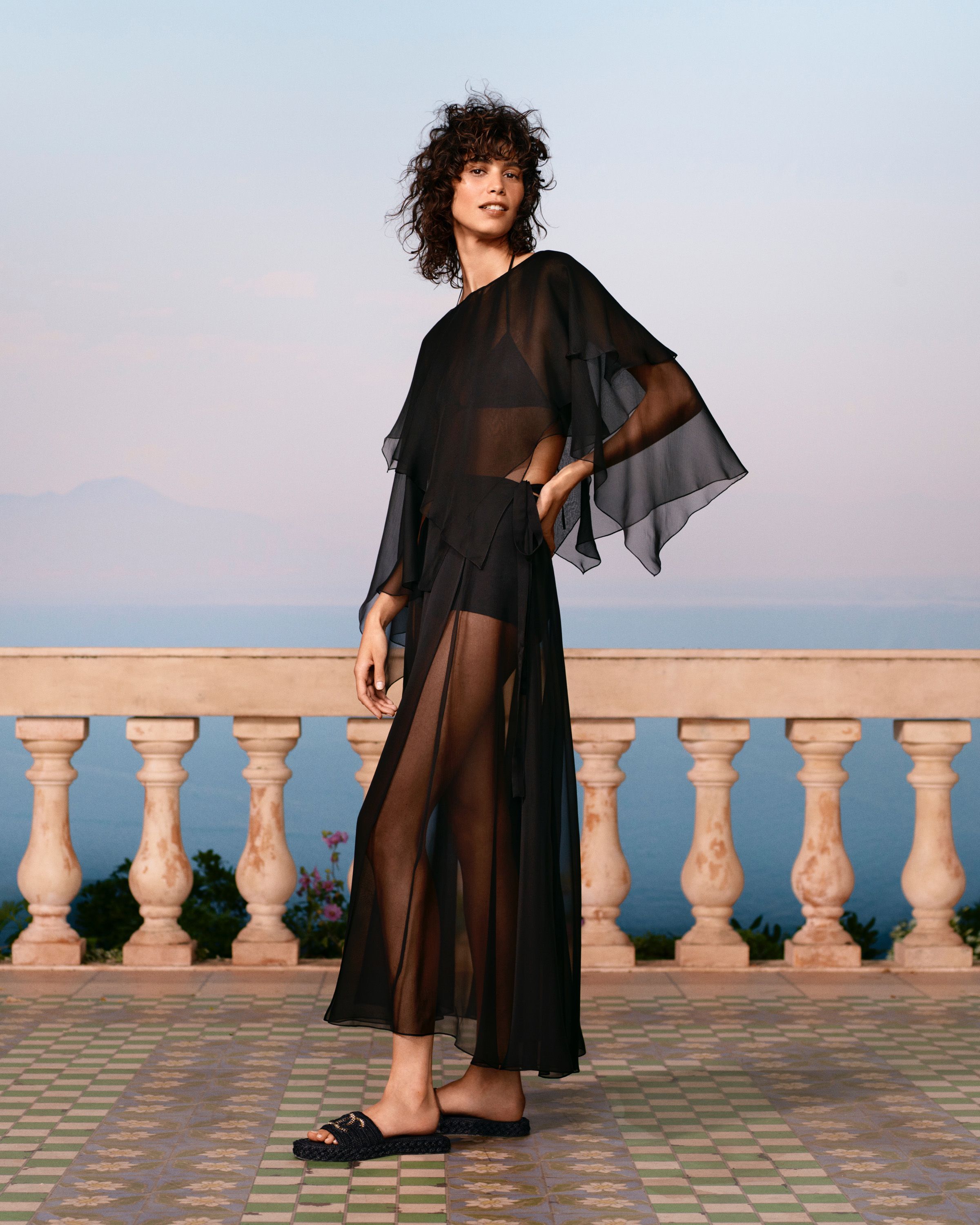 Chanel Cruise 2021 - See All the Looks From Chanel's Cruise