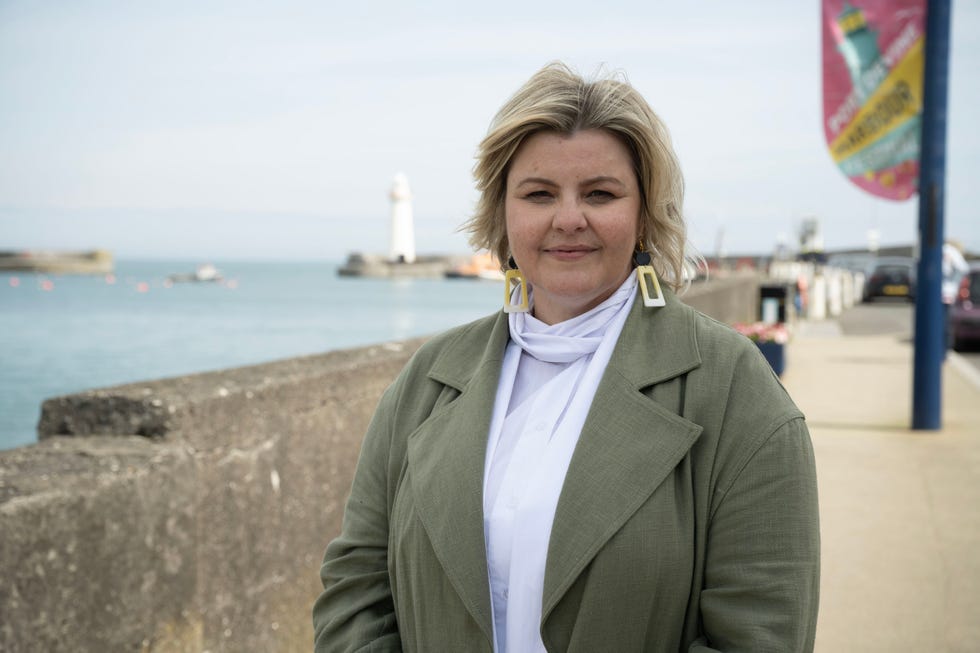 title:hope street s4,ep number:portrait,tx date:28 10 2024,tx week:44,embargoed until:22 10 2024 00:01,people:eve dunlop (tara lynne o’neill),description:,copyright:long story tv,credit line:bbc/long story tv/jack mcguire