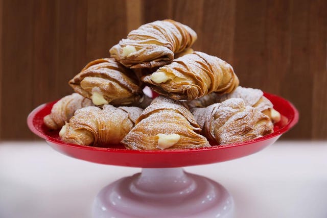 Food, Cuisine, Dish, Ingredient, Dessert, Baked goods, Pastry, Sfogliatelle, Rugelach, Produce, 