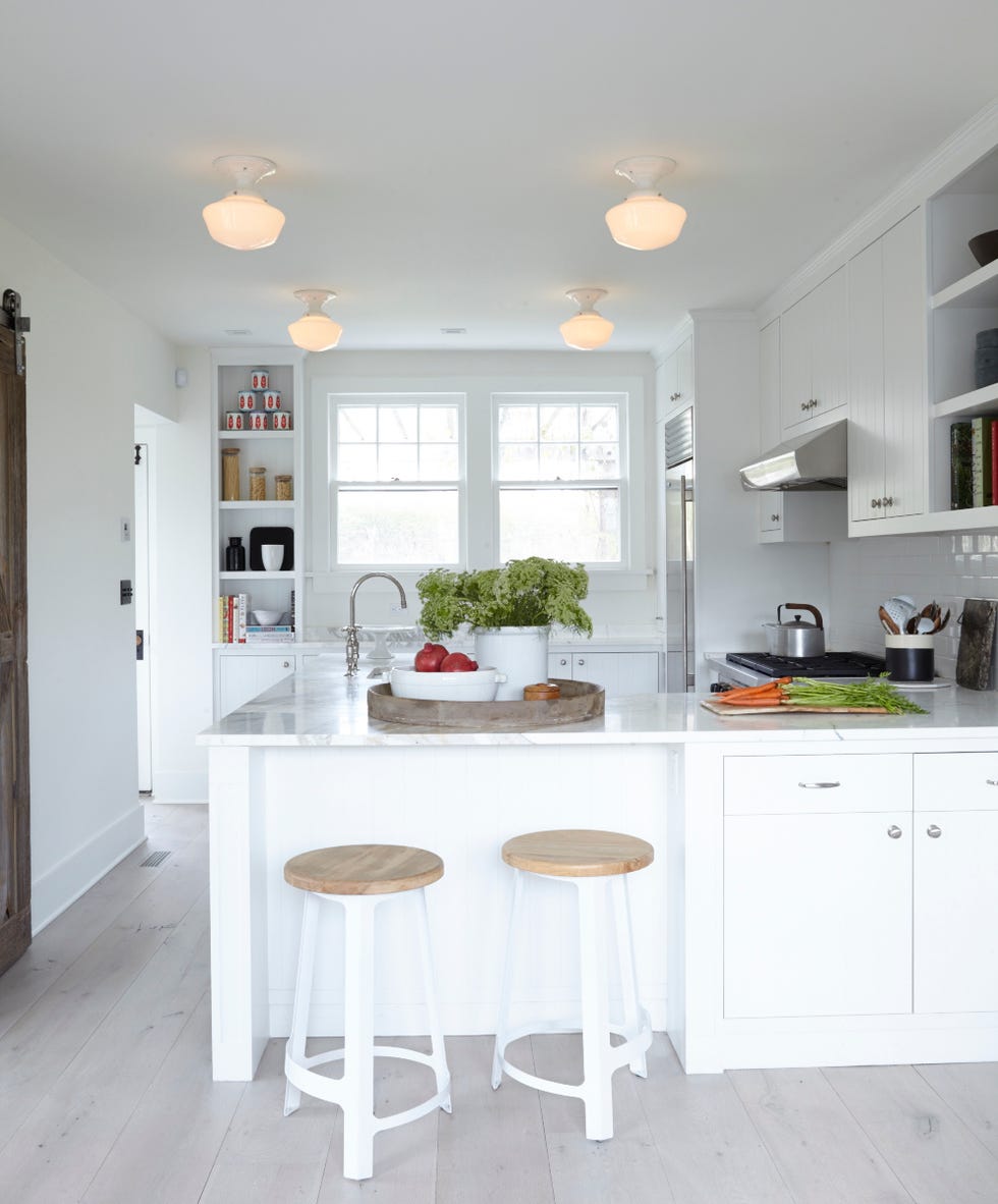 Tour a Gorgeously Airy Hamptons Farmhouse