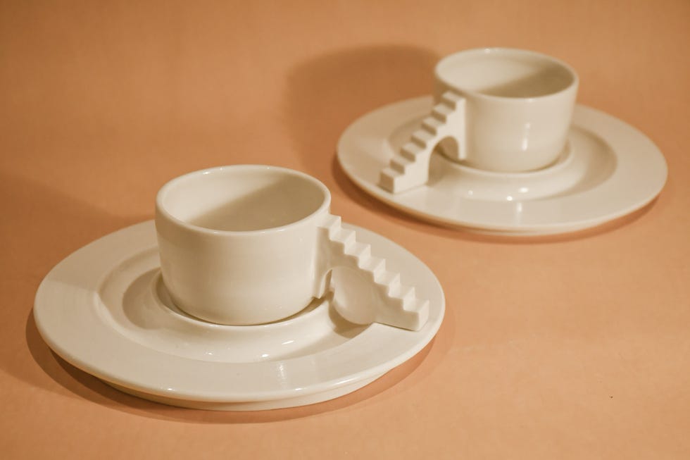 tea cup with stepped handle by 4am studio