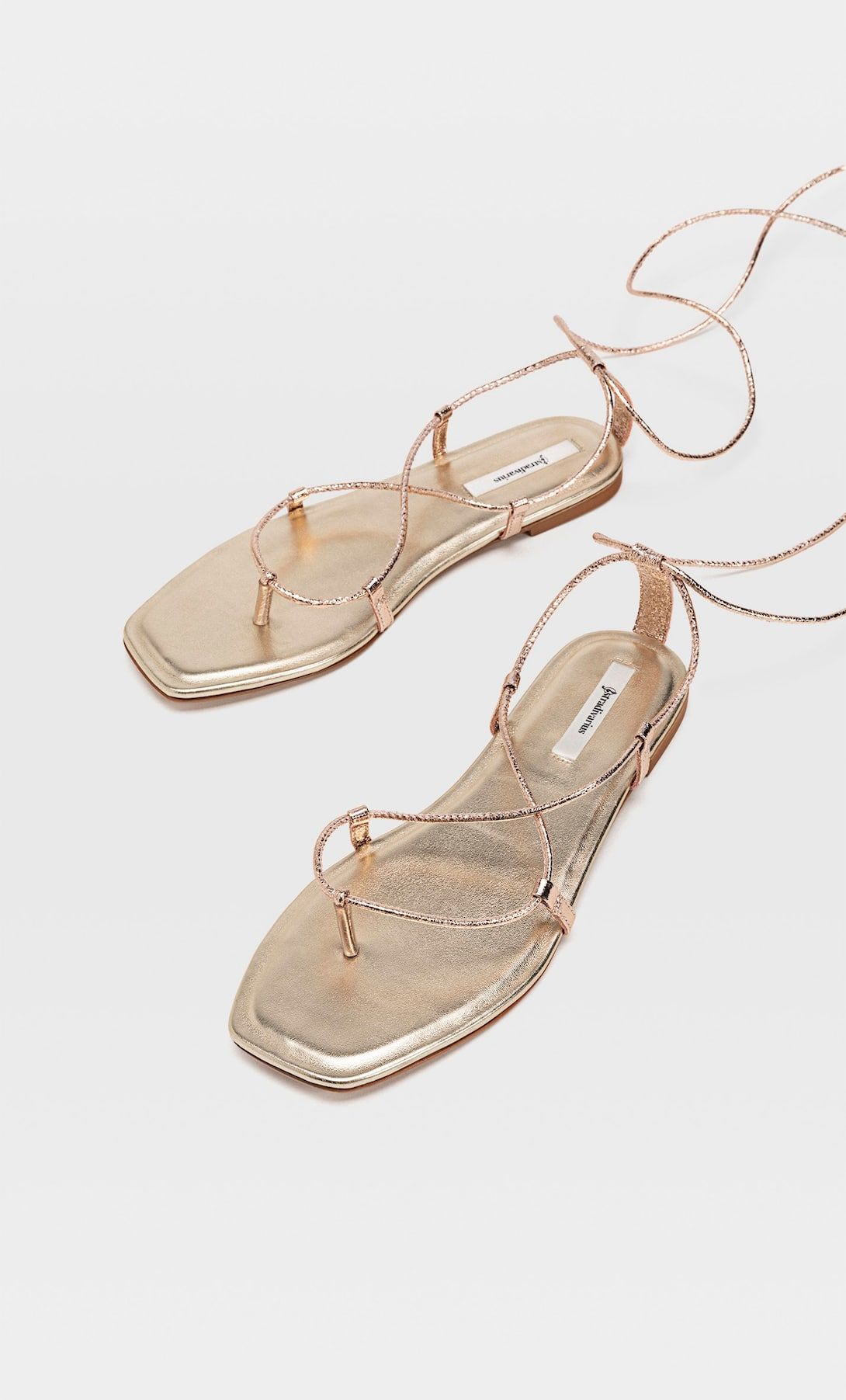 Sandalias planas stradivarius online 2020