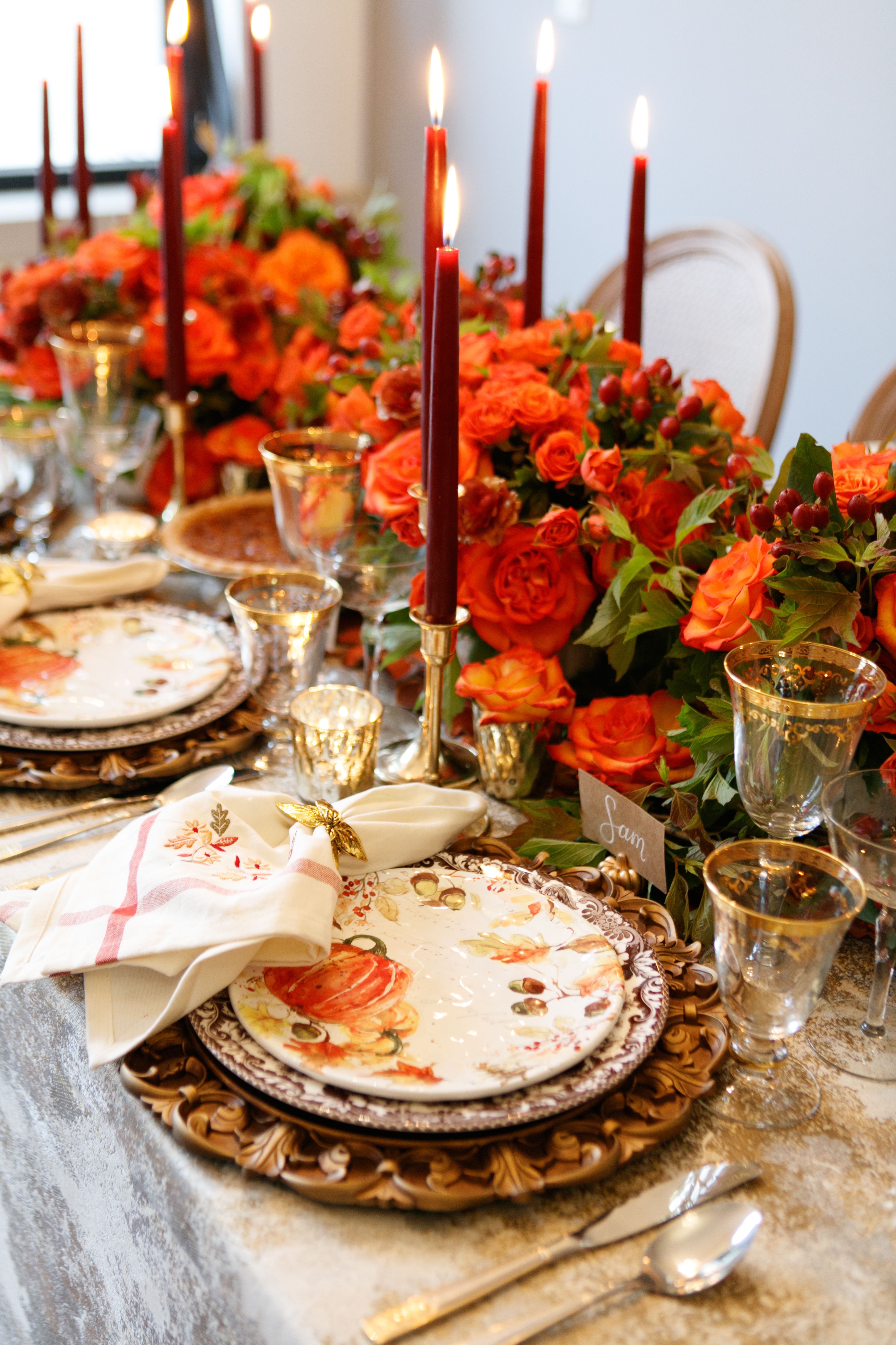Thanksgiving Centerpieces, Tablescapes, and Flowers