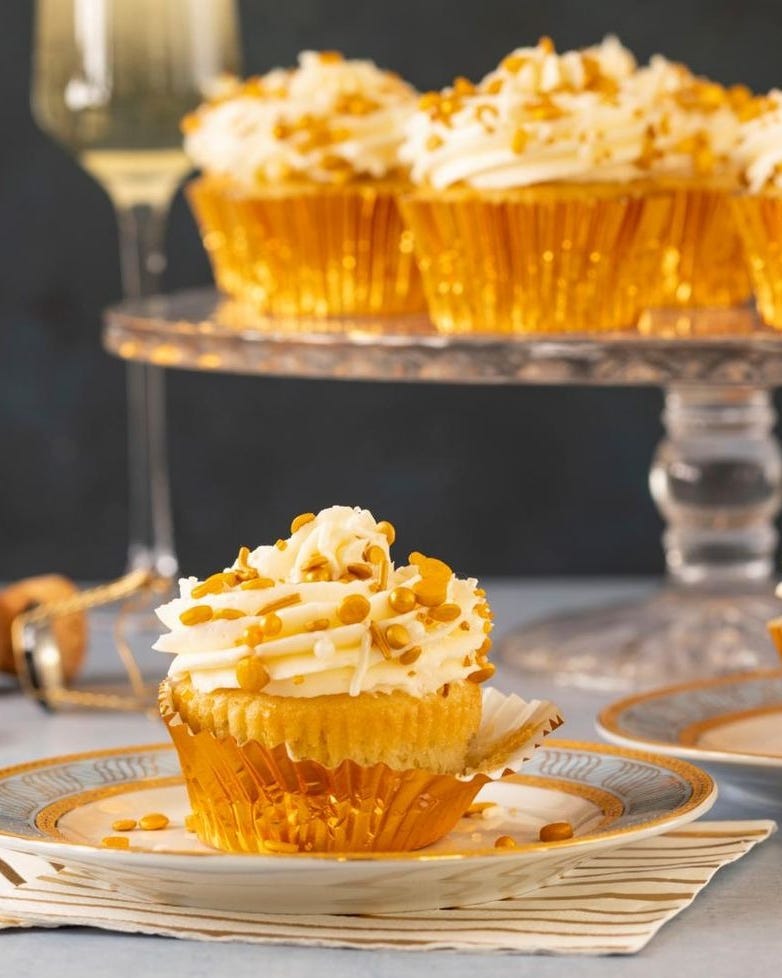 4th of july cupcakes champagne cupcakes champagne cupcakes with gold sprinkles