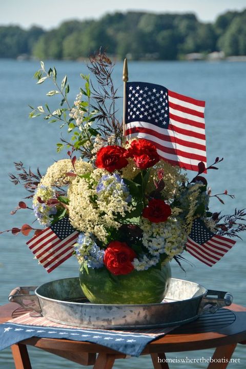 Flower, Flower Arranging, Cut flowers, Bouquet, Floral design, Floristry, Plant, Flag of the united states, Memorial day, Table, 