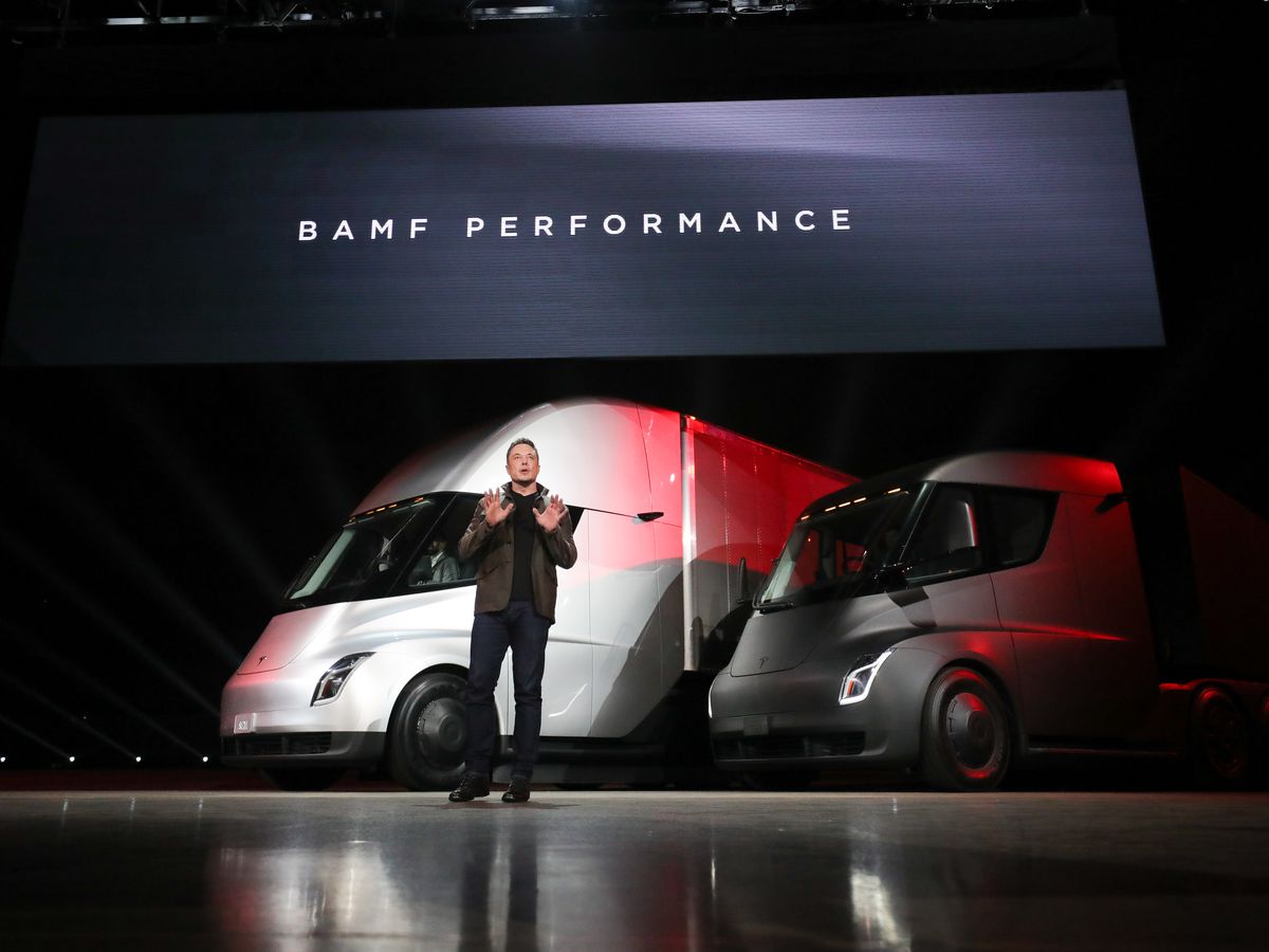 Tesla 18-Wheeler Semi Can Travel 500 Miles. See How It Works
