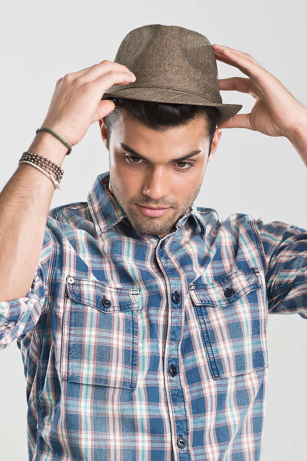 10 Things Men Wear That Should Be Major Red Flags