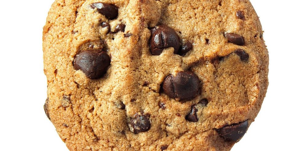 自分でチョコレートを刻めば、濃厚で食べ応えのあるクッキーに！｜チョコチップクッキーをおいしく作るコツ