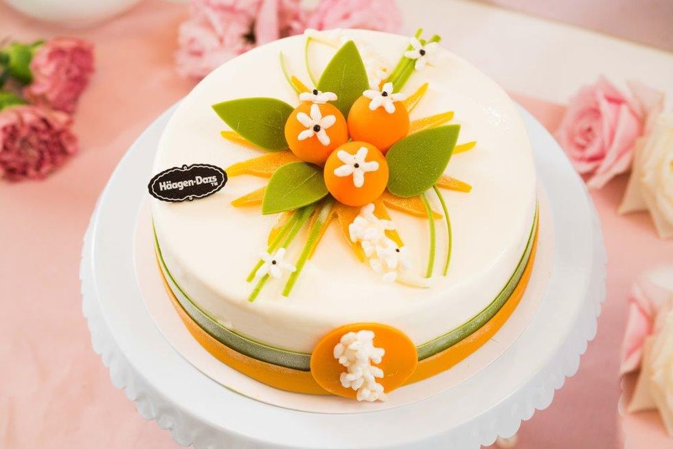 Cake decorating, Cake, Sugar paste, Food, Sugar cake, Fondant, Dessert, Pasteles, Torte, Dish, 