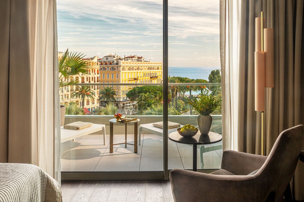 進入時尚傳奇可可香奈兒的一日生活圈！安納塔拉酒店進駐法國尼斯19世紀建築，俯瞰蔚藍海岸天使灣極致景色