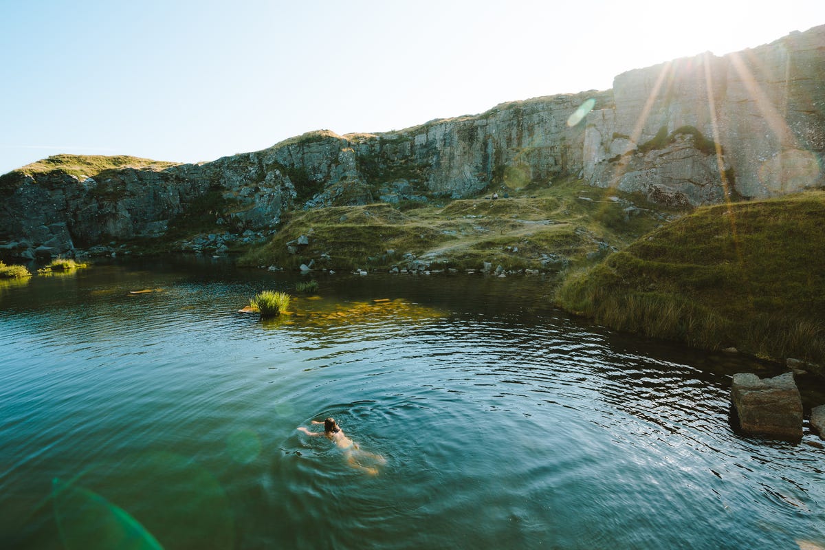 Goldiggins Quarry Cliff Jumping 