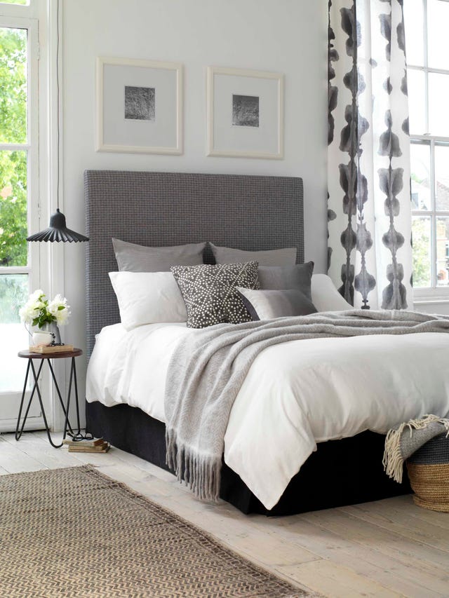 https://hips.hearstapps.com/hmg-prod/images/5-grey-bedroom-ideas-lavender-divan-dgsinnoir-lifestyle-portrait-2-copy-1613757760.jpg?crop=1xw:1xh;center,top&resize=640:*