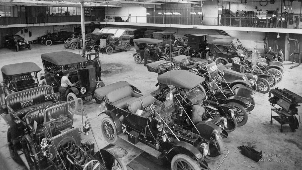 Les automobiles de la force motrice et la nouvelle ville américaine, 1900-1930