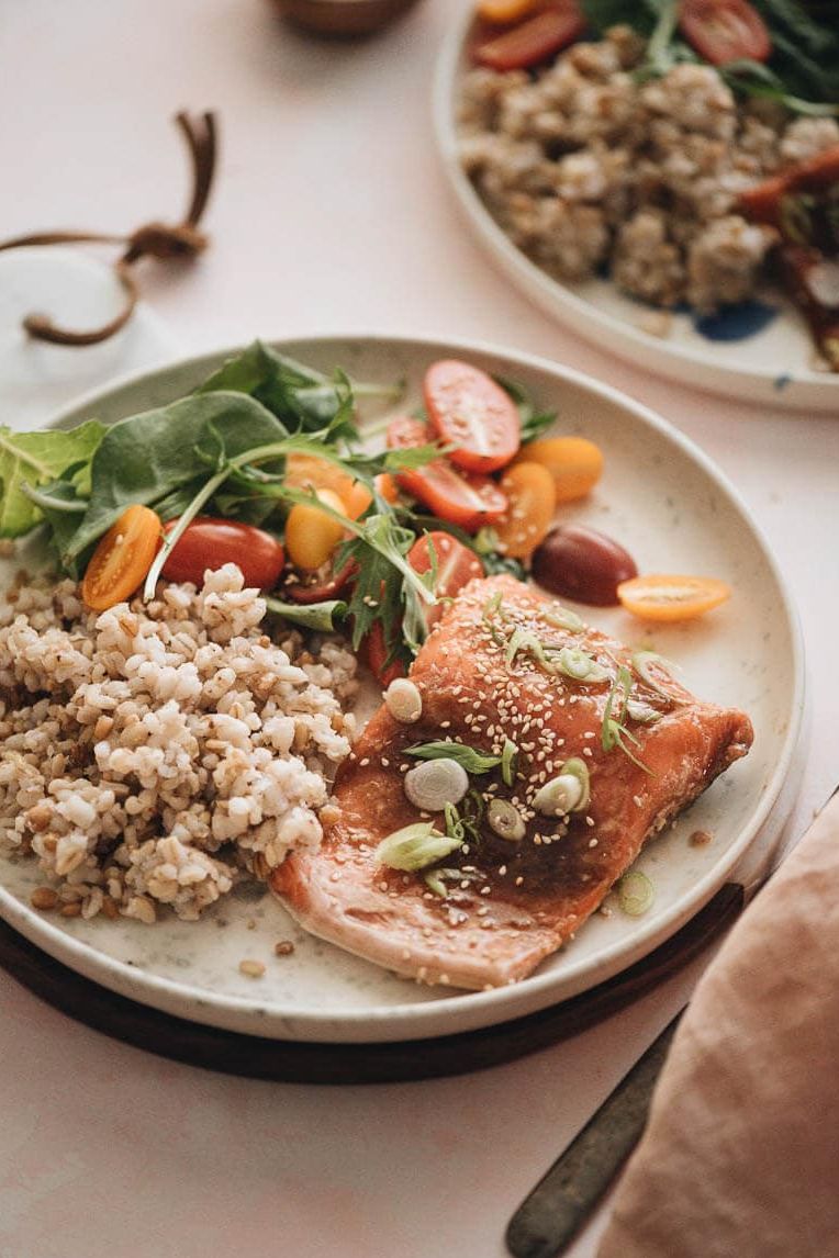 https://hips.hearstapps.com/hmg-prod/images/5-ingredient-sous-vide-salmon-with-asian-sauce-1607022369.jpg?crop=0.955xw:0.957xh;0,0&resize=980:*