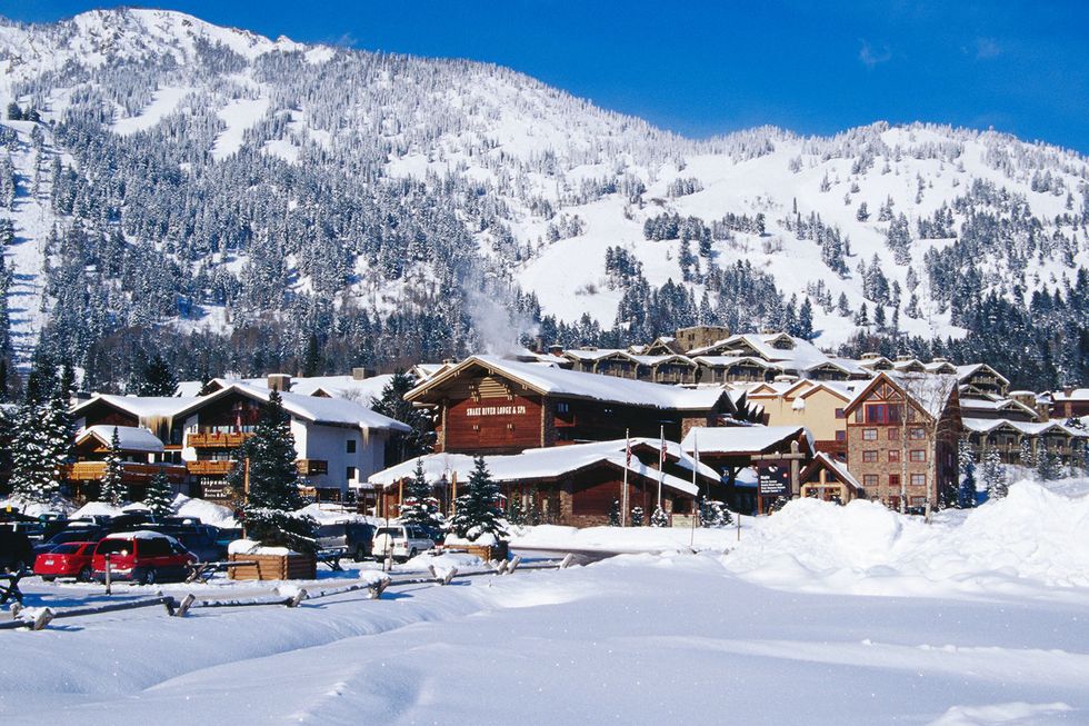 Snow, Winter, Mountain, Hill station, Mountain village, Mountain range, Mountainous landforms, Alps, Ski resort, Town, 