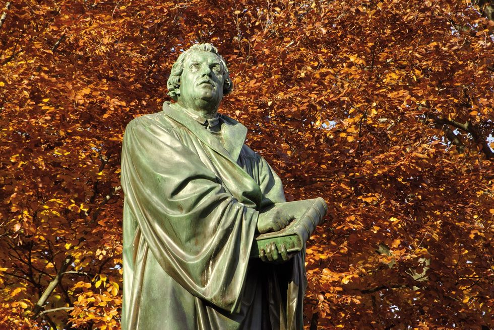 Het standbeeld van Maarten Luther in Worms RijnlandPalts