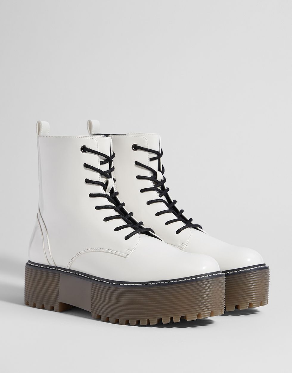 Footwear, White, Shoe, Boot, Beige, Hiking boot, Sneakers, Snow boot, Outdoor shoe, 