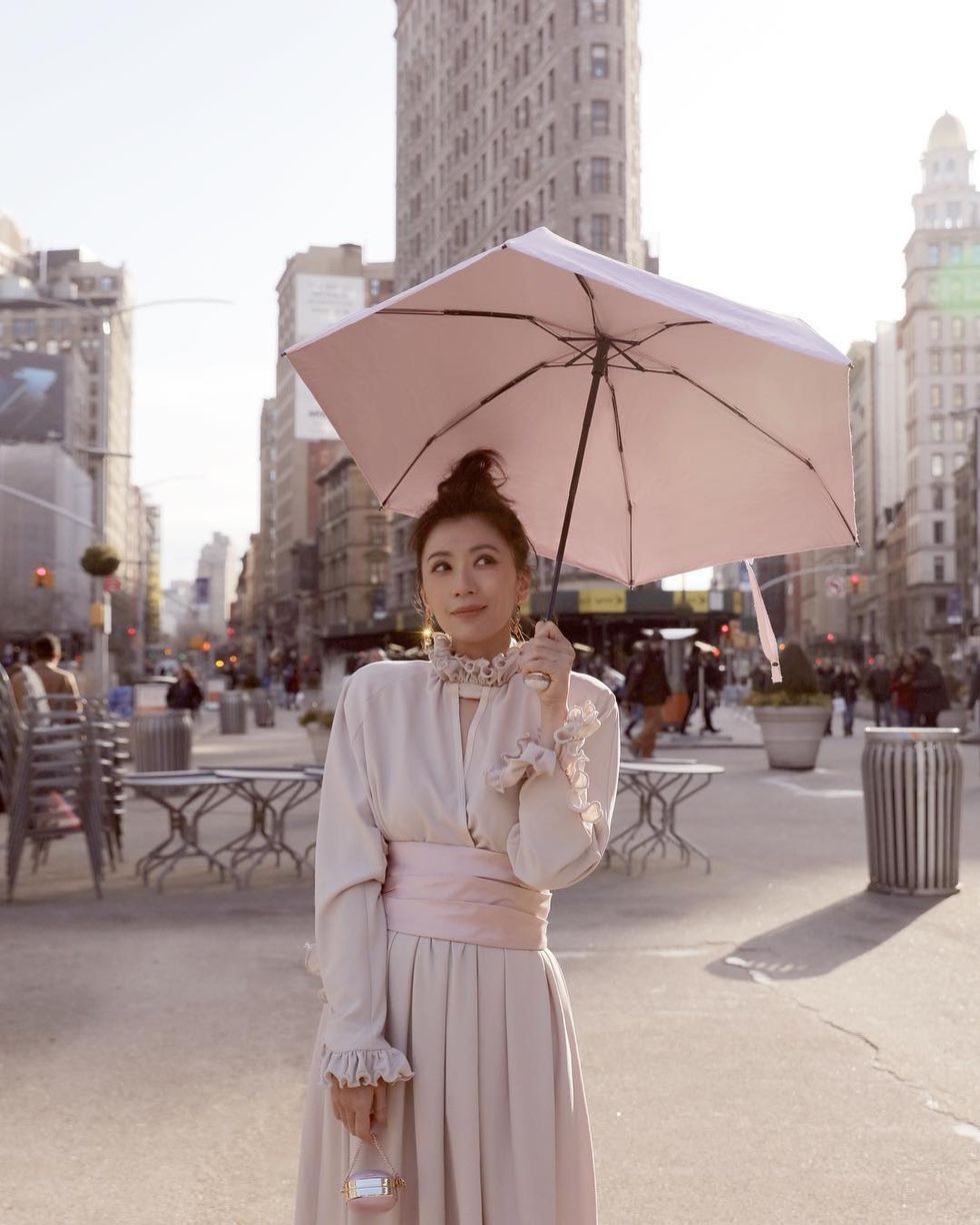 White, Umbrella, Photograph, Pink, Snapshot, Fashion, Street fashion, Shoulder, Fashion accessory, Beige, 
