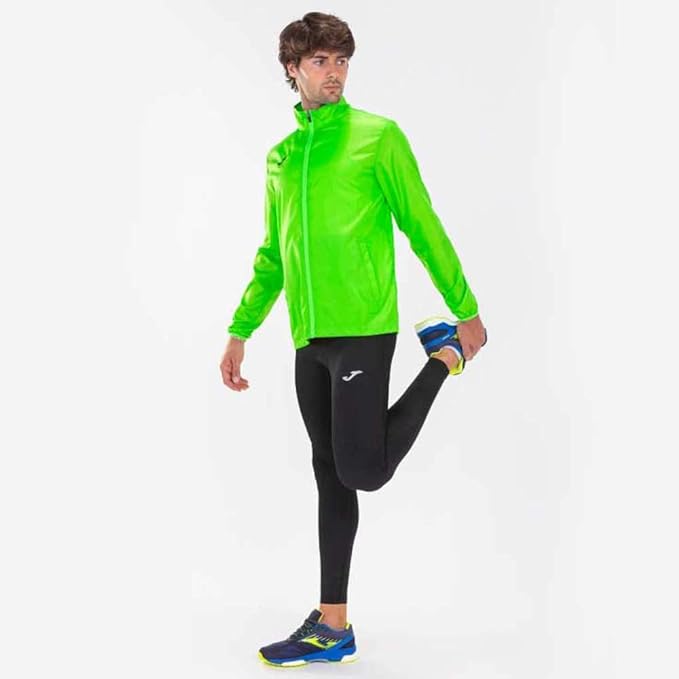 cortavientos deportivo joma para correr en color verde fluor