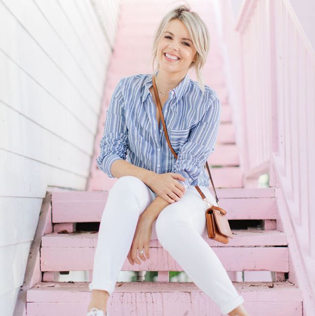 ali fedotowsky sitting on stairs outside