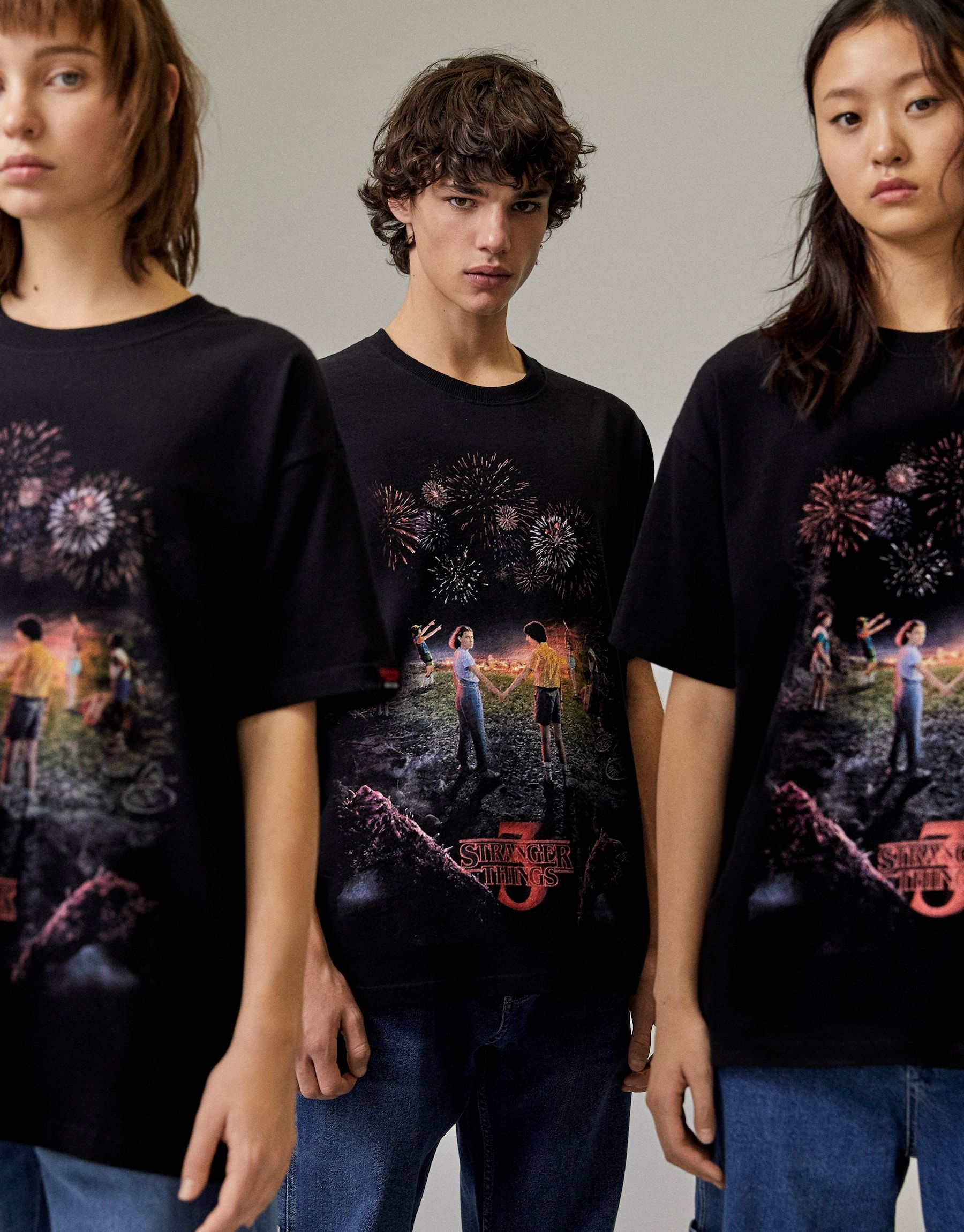 Stranger things camiseta pull and bear hot sale