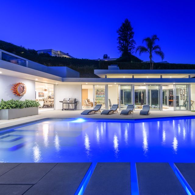 Swimming pool, Property, Building, House, Home, Lighting, Real estate, Mansion, Estate, Architecture, 