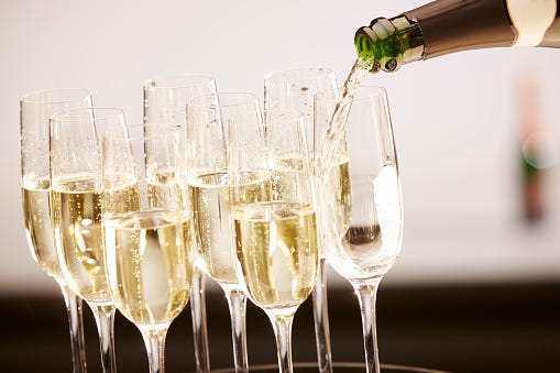 Champagne stemware, Drink, Champagne, Glass, Stemware, Wine glass, Wine, Alcoholic beverage, Alcohol, Product, 