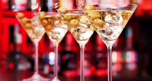 Drink, Alcoholic beverage, Martini glass, Alcohol, Champagne stemware, Stemware, Cocktail, Distilled beverage, Champagne cocktail, Wine glass, 