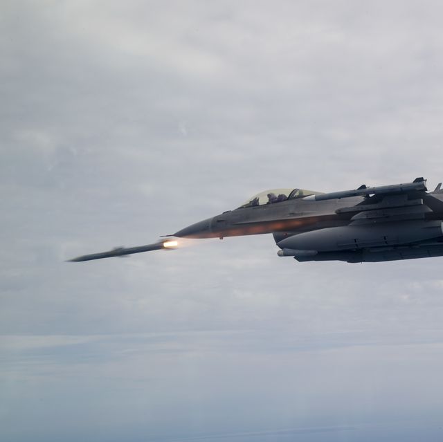 F-16 Fighting Falcon Fires Missle
