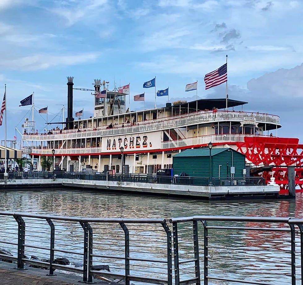 Water transportation, Vehicle, Ferry, Boat, Ship, Watercraft, Wheel, Motor ship, Passenger ship, Pier, 