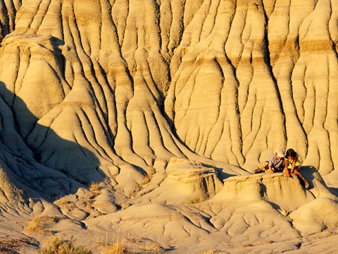 DINOSAUR PROVINCIAL PARK ALBERTA CANADA  Pak je vergrootglas doe je wandelschoenen aan en bezoek dit wonder uit het Krijt ten zuidoosten van Calgary een van de beste plekken om je in dinosaurirfossielen te verdiepen