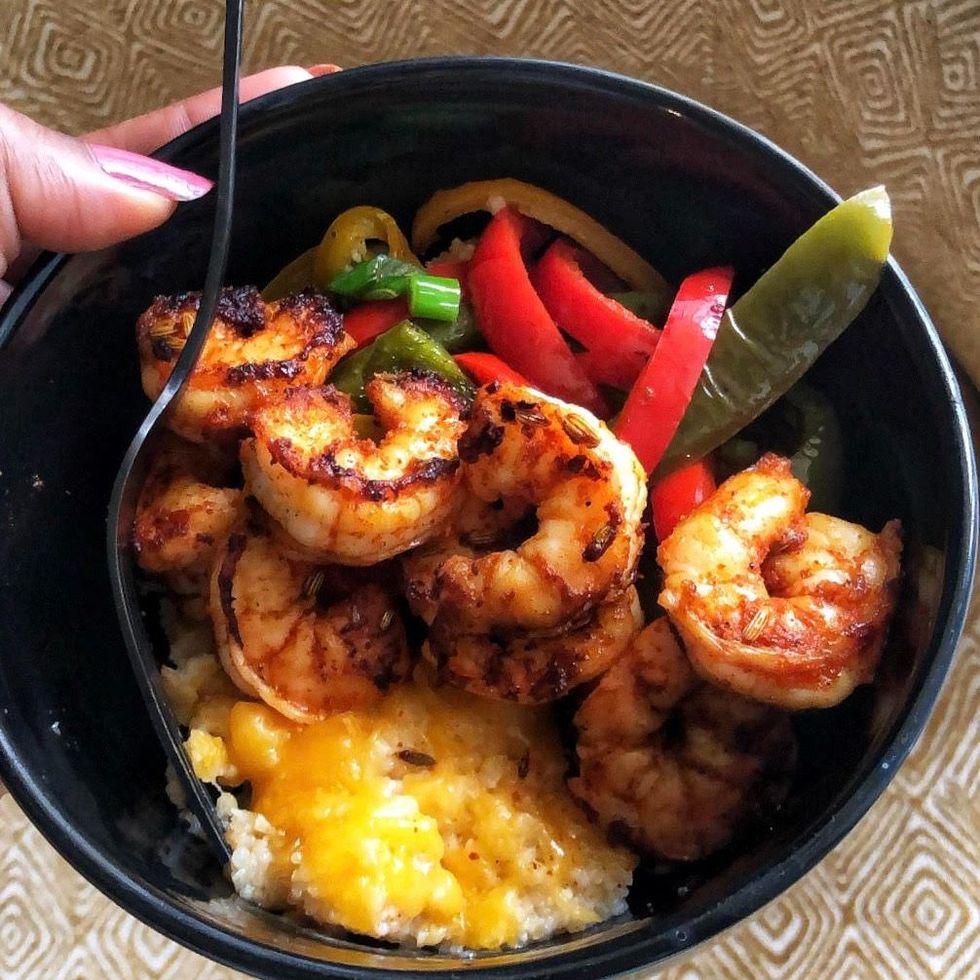 grits with spicy shrimp and sauteed peppers