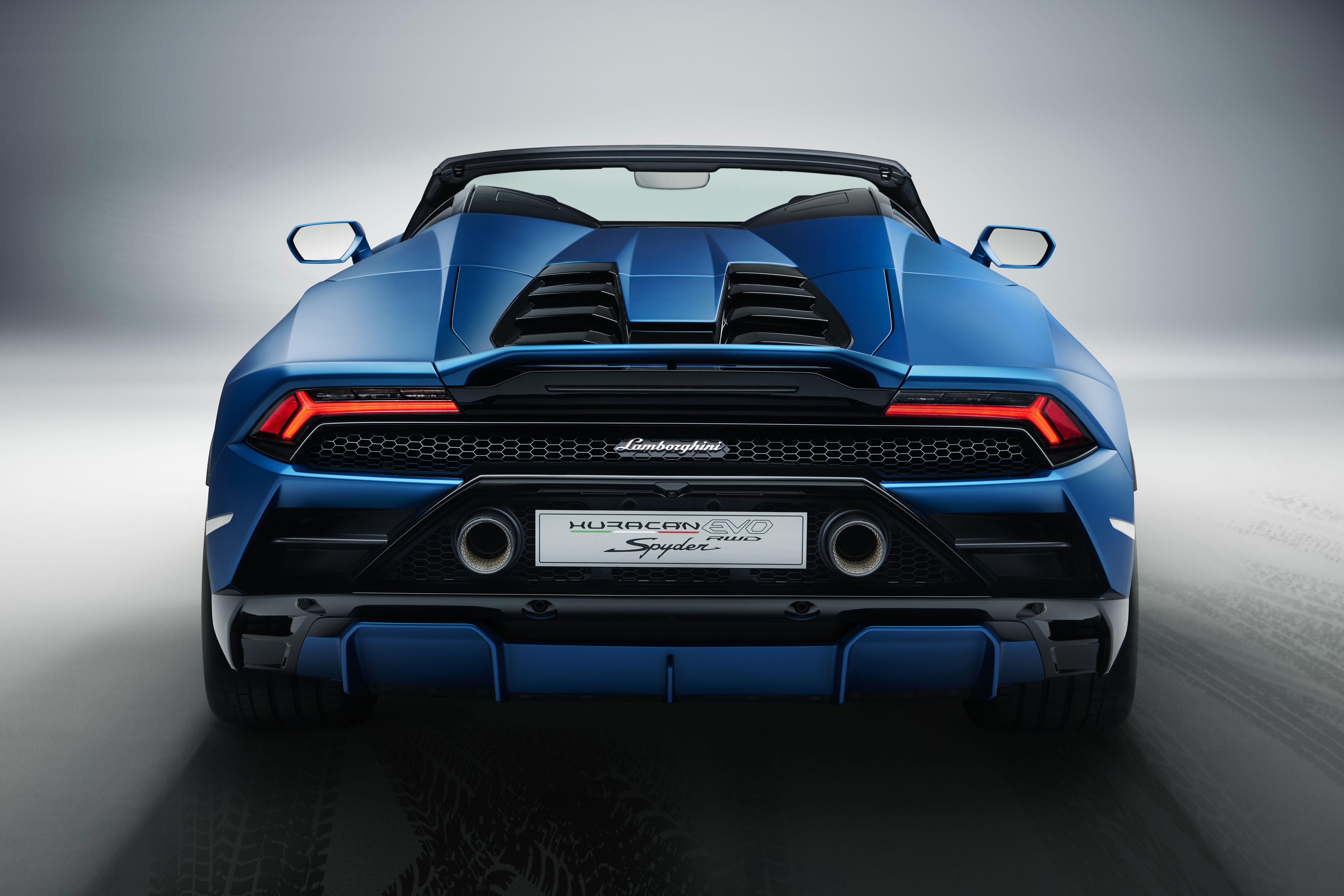 Lamborghini's Rear-Wheel Drive Huracan Spyder Is Open-Top Ecstasy - The  Manual