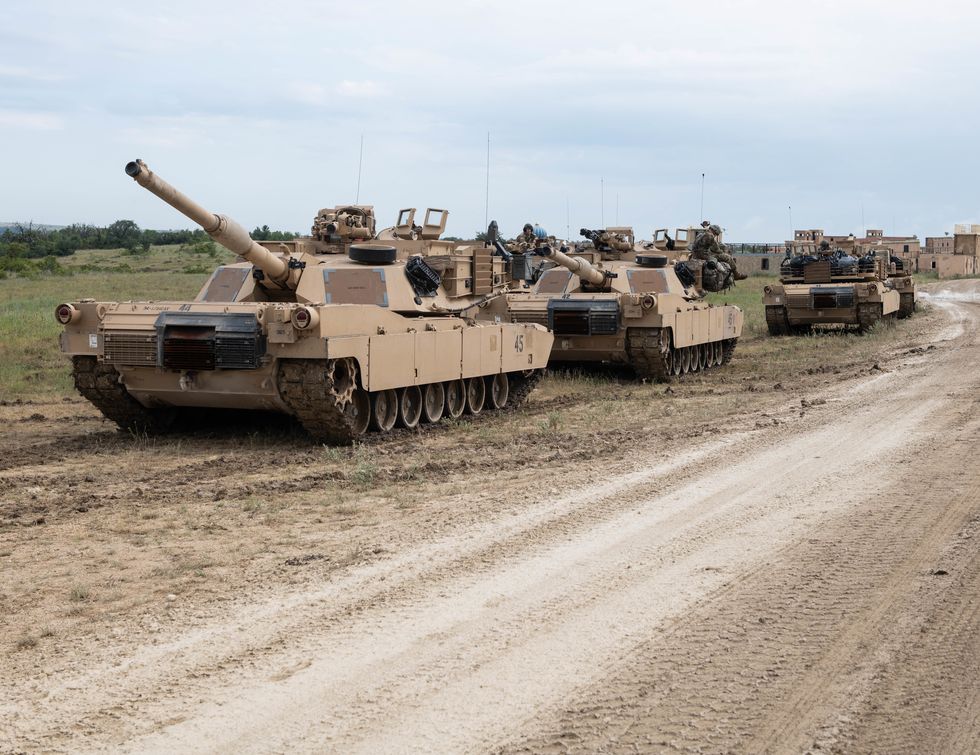 MNNG Soldiers Prepare for Tank Movement at XCTC 19-06